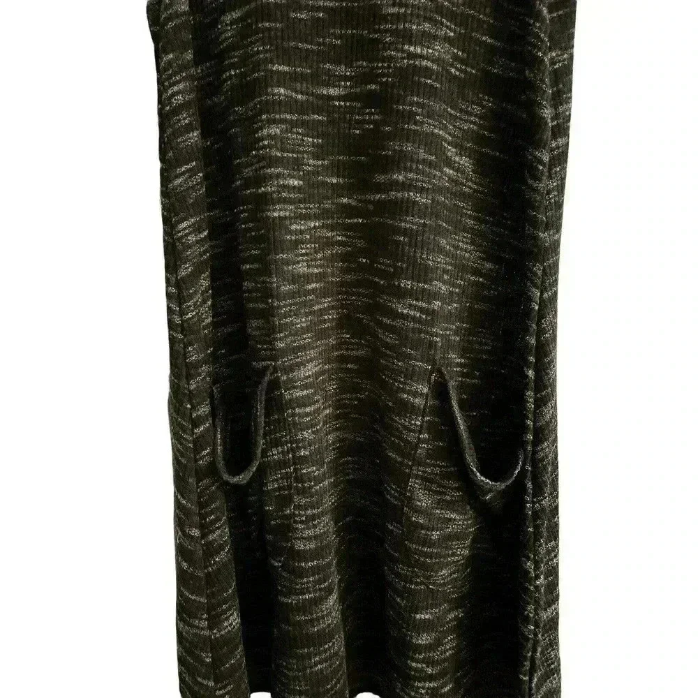 NWT ULTRA FLIRT SIZE MEDIUM BLACK DRESS WITH SOME WHITE - Picture 2 of 3